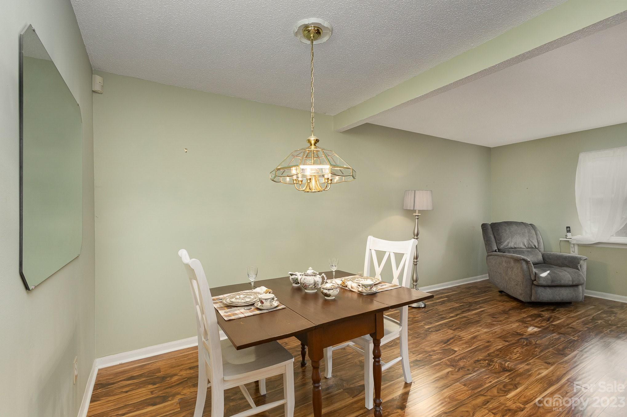 10927 Park Road Charlotte, NC 28226 - Photo 8 of 28 a workspace with furniture and window