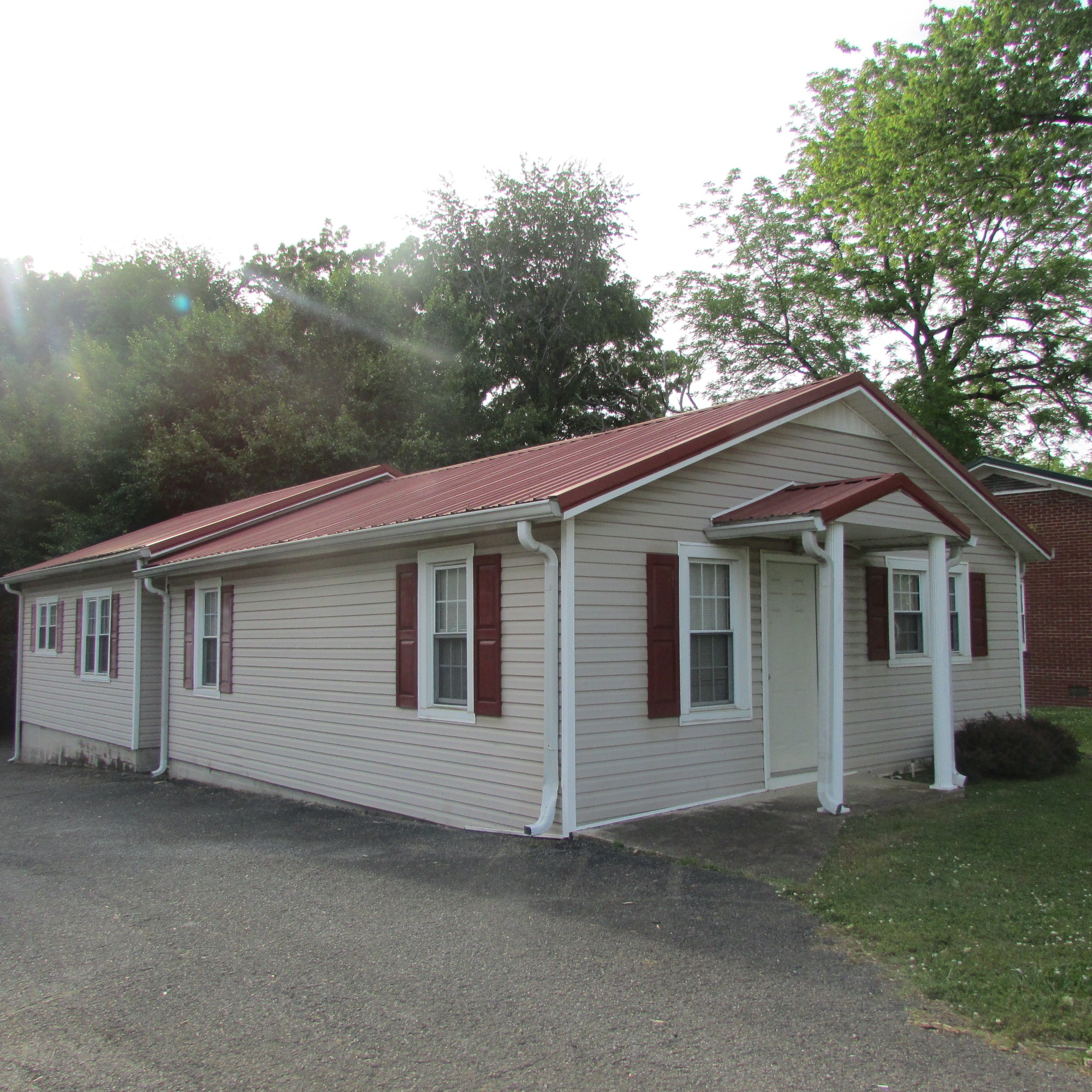 611 Buffalo Road Lawrenceburg, TN 38464 - Photo 2 of 13 Gallery Image 2
