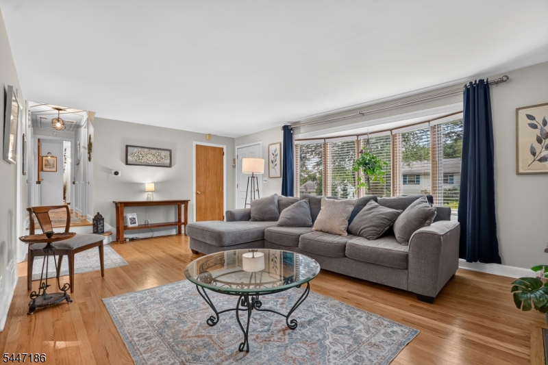 72 Lyons Place Springfield, NJ 07081 - Photo 4 of 18