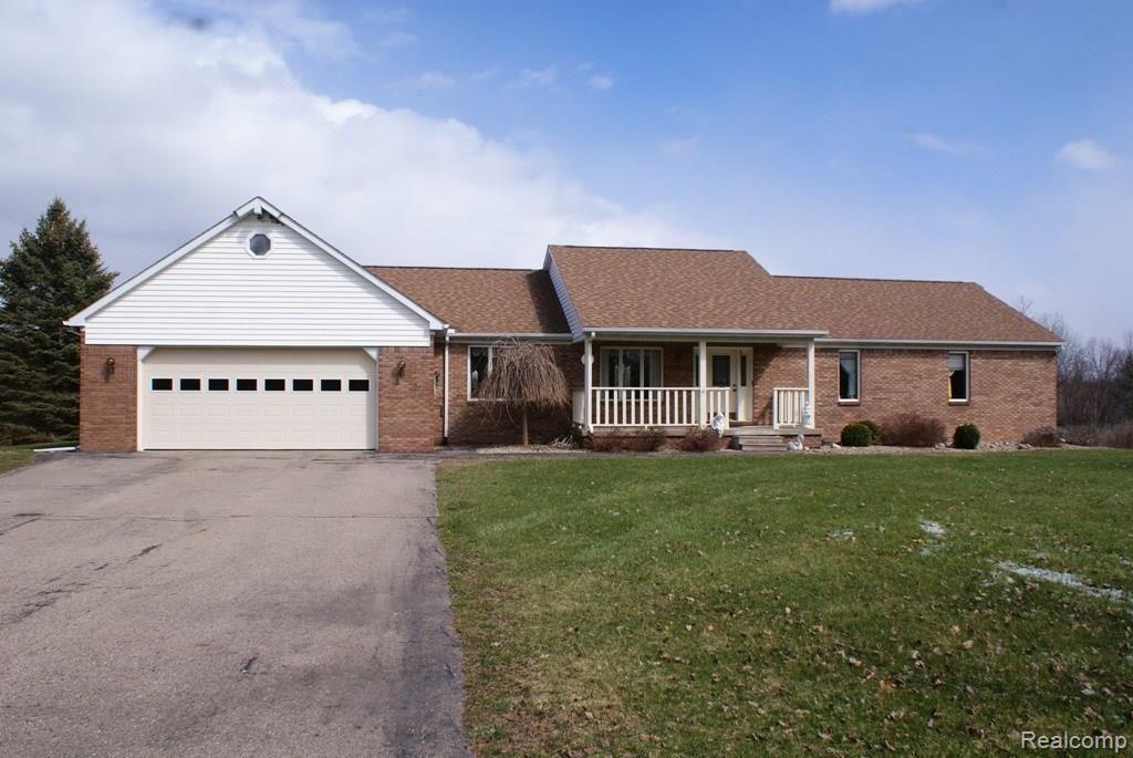 2185 Broker Road Lapeer, MI 48446 - Photo 1 of 58 DSC09555.JPG