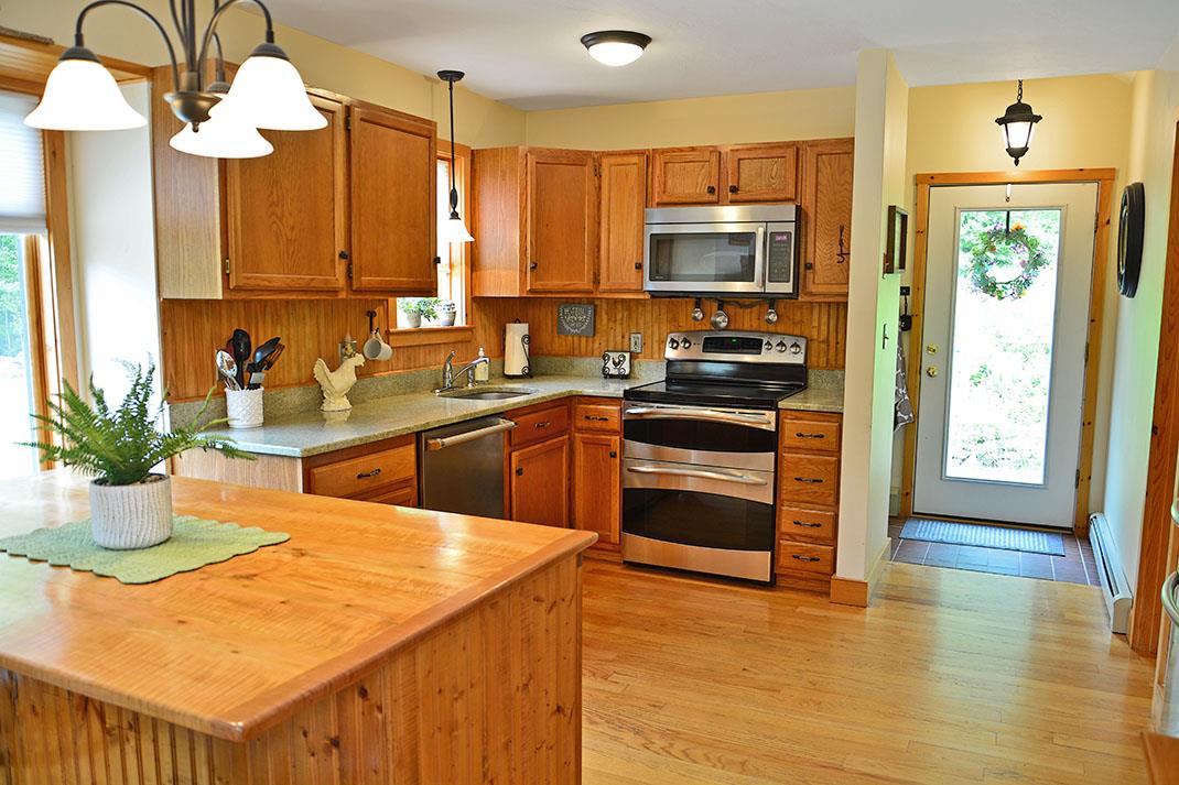 194 Lane Road Holderness, NH 03245 - Photo 14 of 34