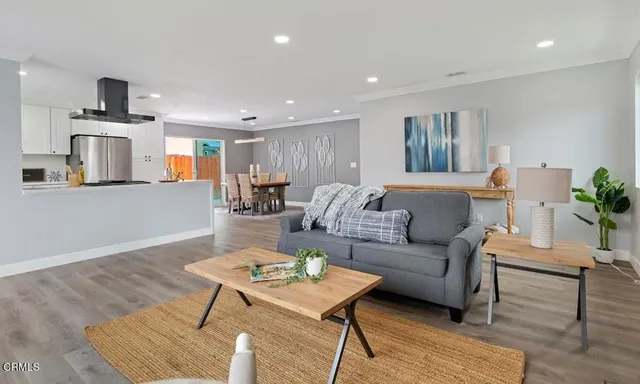 $949,990 | 918 Ann Arbor Avenue, Ventura, CA 93004