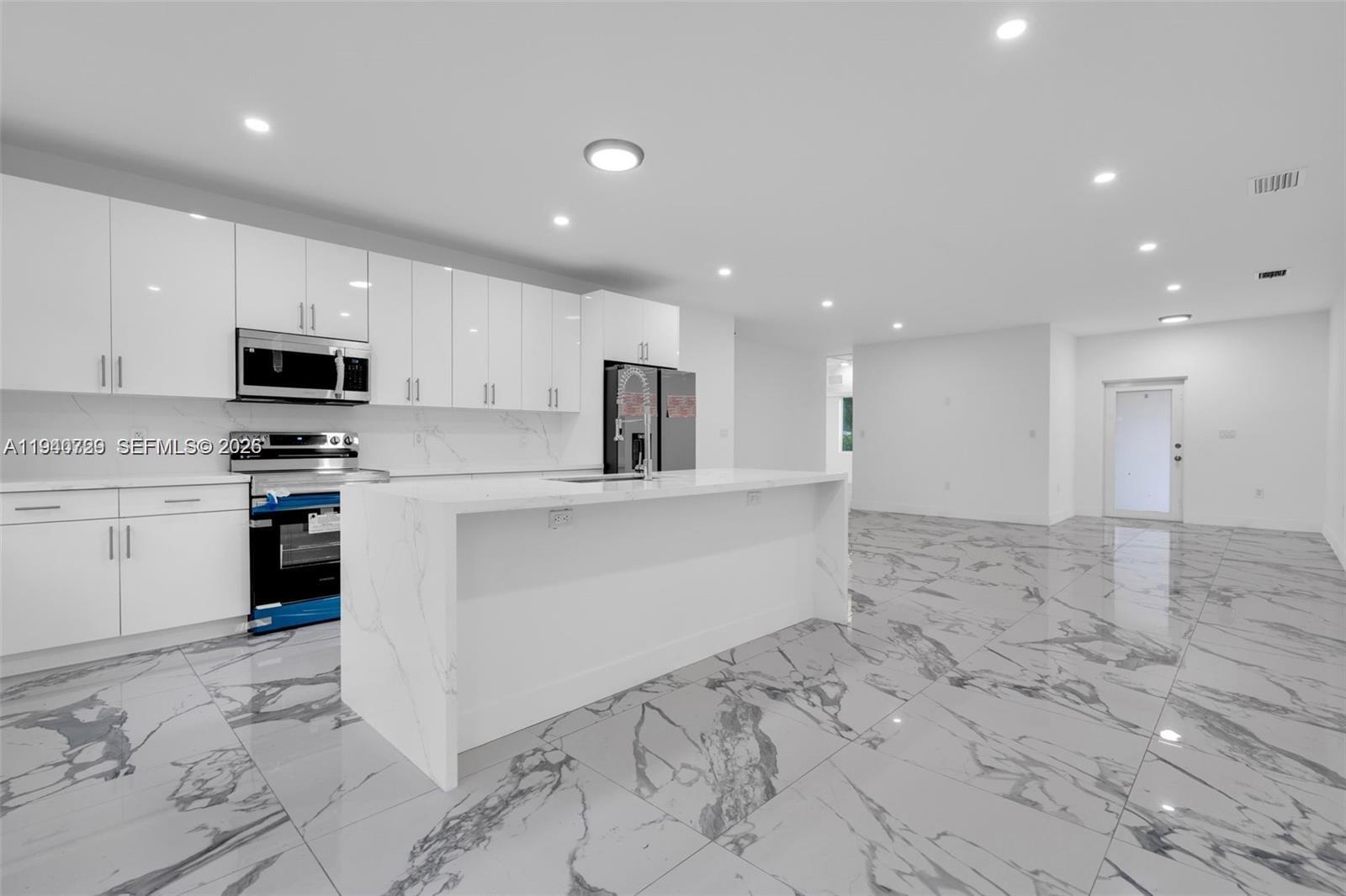 11870 Southwest 220th Street, Unit B Miami, FL 33170 - Photo 11 of 20