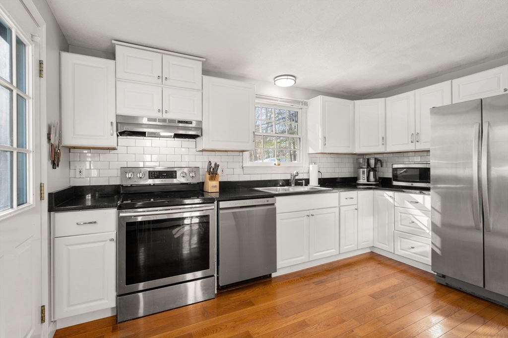 2 Cobblers Lane Beverly, MA 01915 - Photo 8 of 25