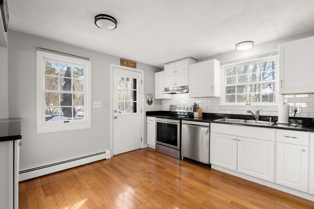 2 Cobblers Lane Beverly, MA 01915 - Photo 9 of 25