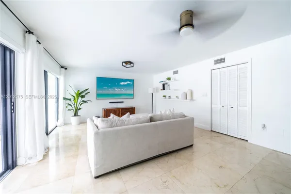$5,750 | 330 Southwest 133rd Place, Unit 330, Miami, FL 33184