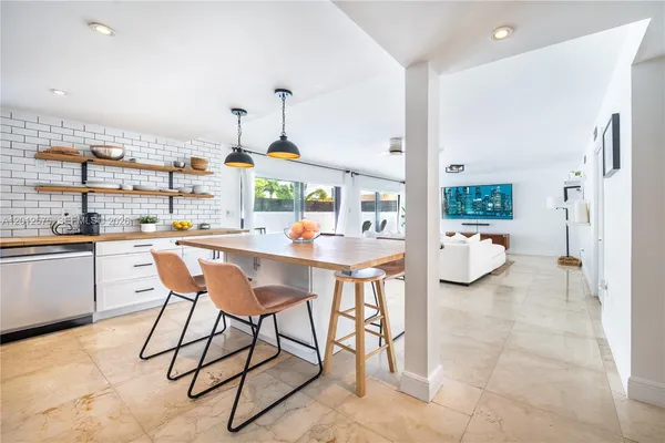 $5,750 | 330 Southwest 133rd Place, Unit 330, Miami, FL 33184