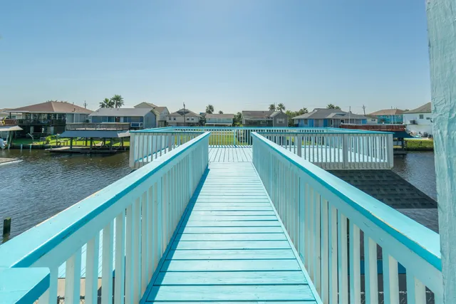 $475,000 | 385 Ling Street, Bayou Vista, TX 77563