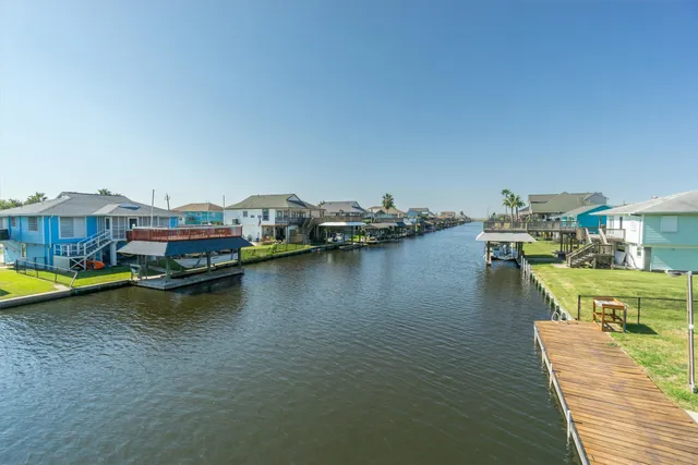 $475,000 | 385 Ling Street, Bayou Vista, TX 77563