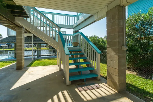 $475,000 | 385 Ling Street, Bayou Vista, TX 77563