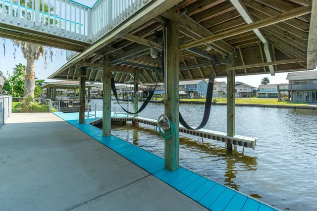 $475,000 | 385 Ling Street, Bayou Vista, TX 77563