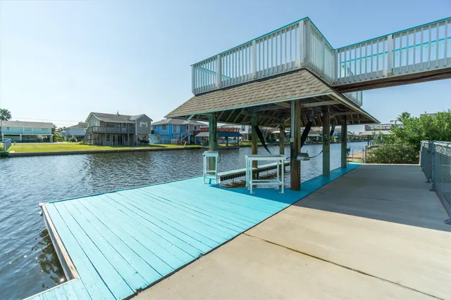 $475,000 | 385 Ling Street, Bayou Vista, TX 77563