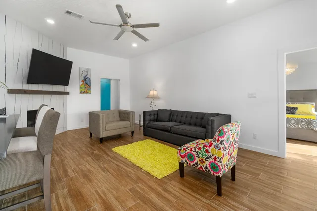 $475,000 | 385 Ling Street, Bayou Vista, TX 77563