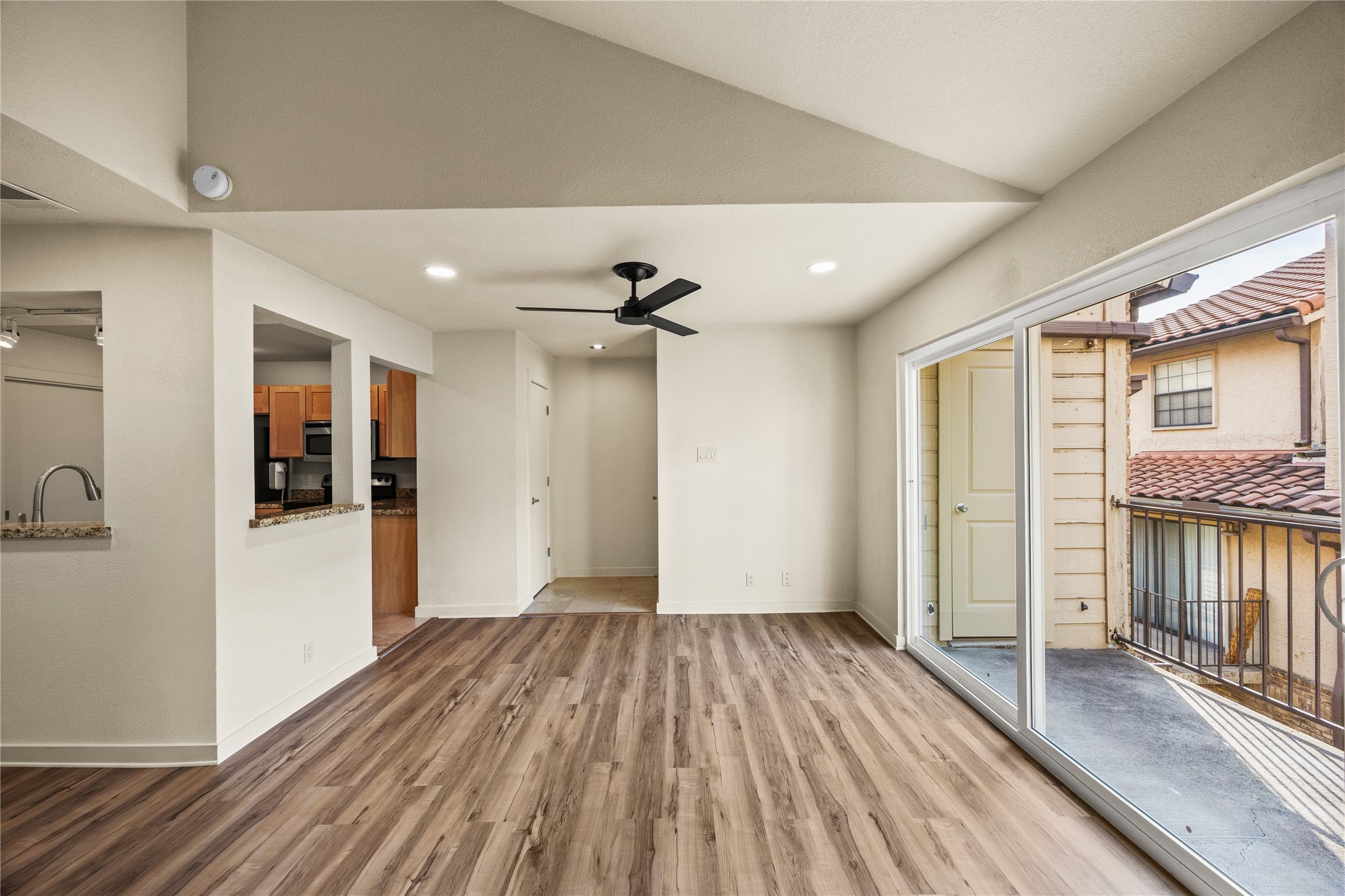 4777 Cedar Springs Road, Unit 8N Dallas, TX 75219 - Photo 12 of 34