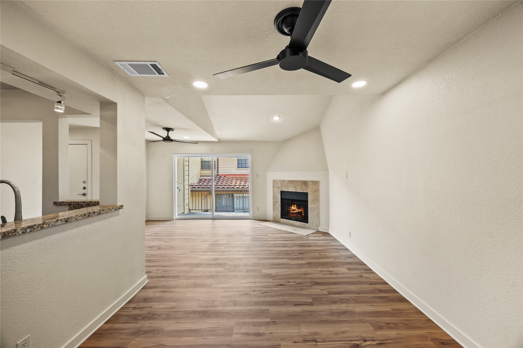 4777 Cedar Springs Road, Unit 8N Dallas, TX 75219 - Photo 18 of 34