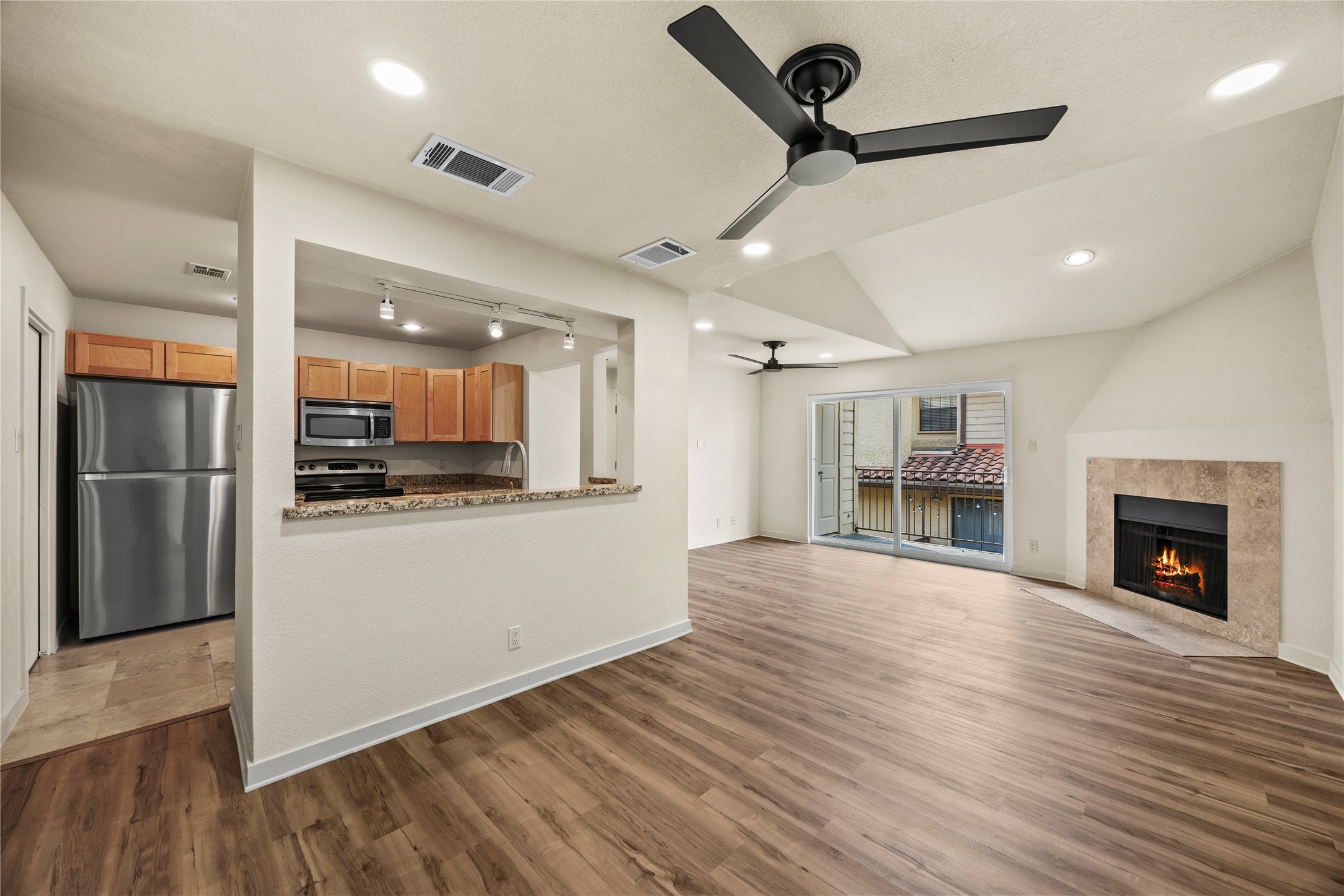 4777 Cedar Springs Road, Unit 8N Dallas, TX 75219 - Photo 20 of 34