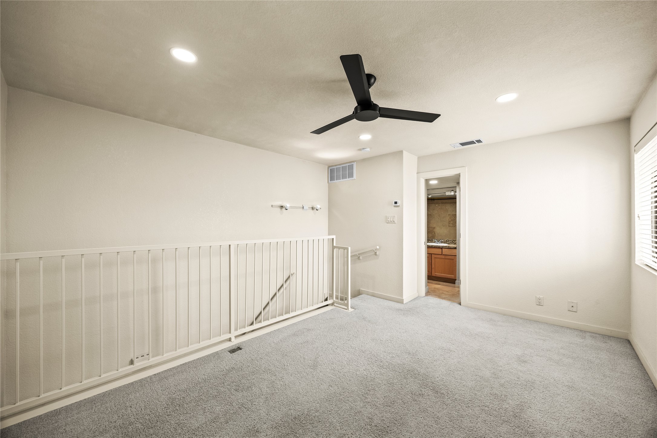 4777 Cedar Springs Road, Unit 8N Dallas, TX 75219 - Photo 27 of 34