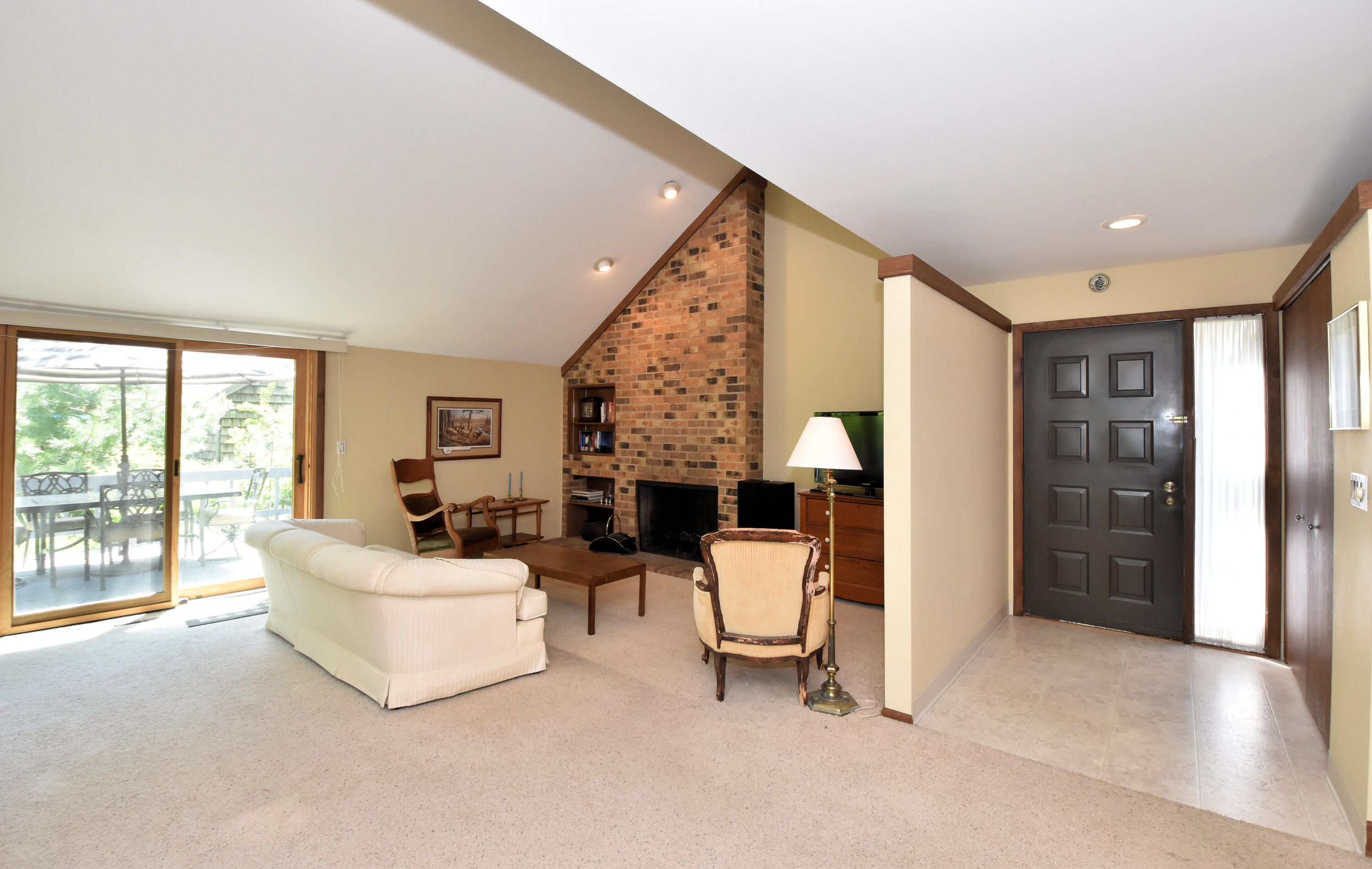 104 Woodfield Court Wind Point, WI 53402 - Photo 7 of 42 Foyer