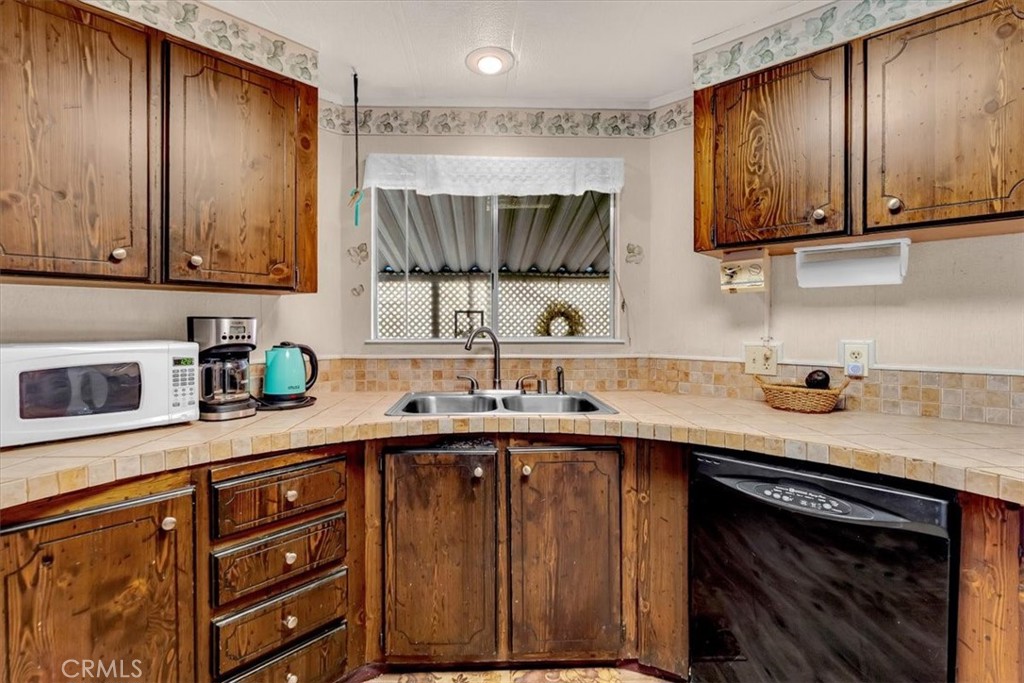 11705 Parey Avenue, Unit 13 Red Bluff, CA 96080 - Photo 11 of 40