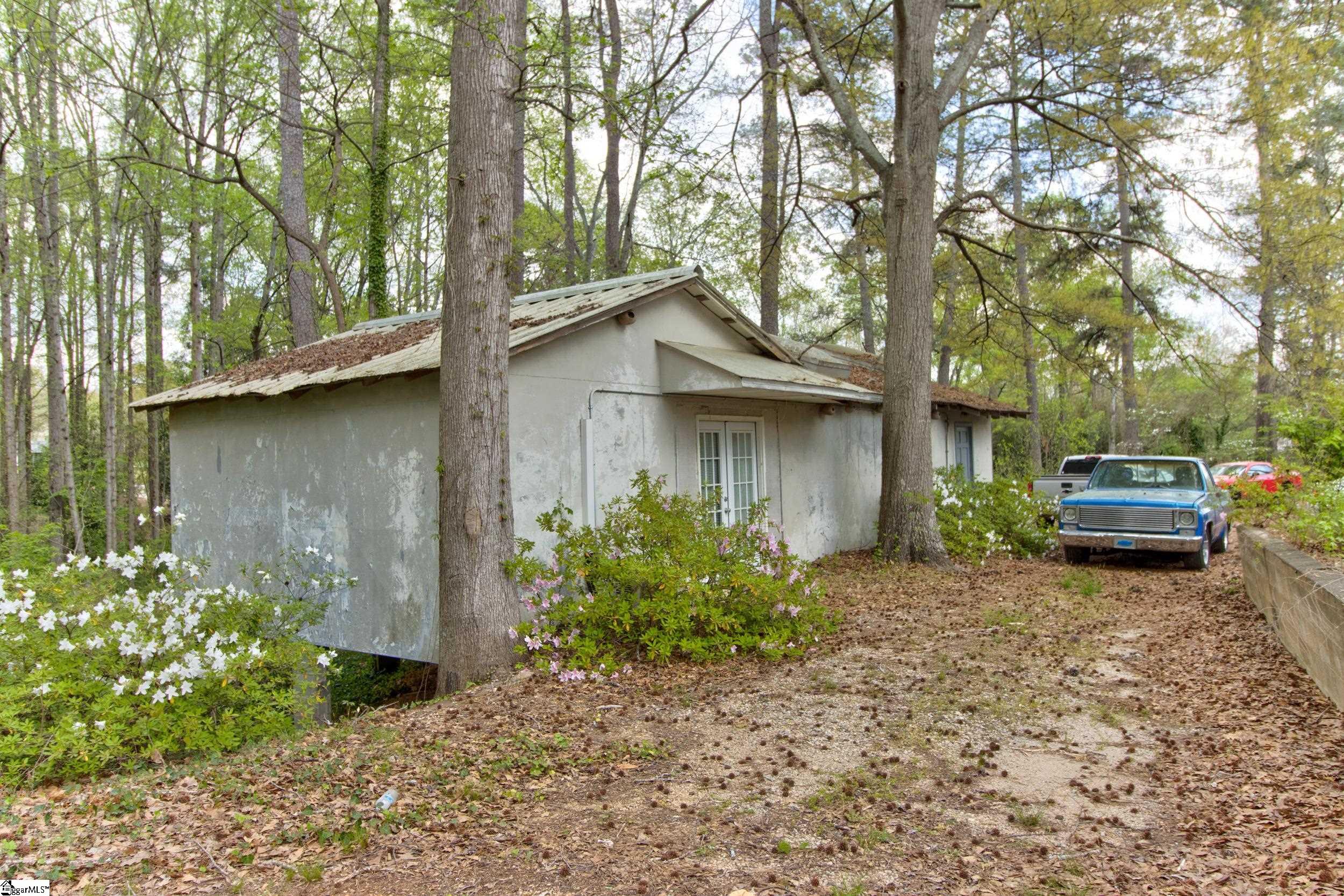 801 Crestview Road Easley, SC 29642 - Photo 5 of 10