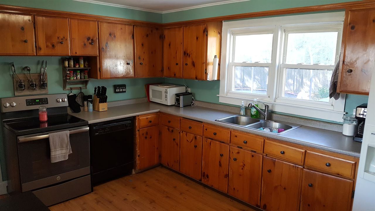 10 Middlebrook Road Dover, NH 03820 - Photo 4 of 38