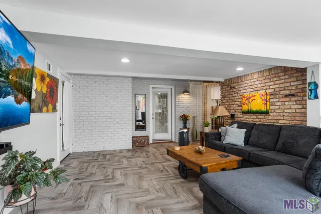 $434,000 | 7994 Hermitage Drive, Denham Springs, LA 70726