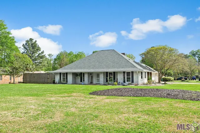 $434,000 | 7994 Hermitage Drive, Denham Springs, LA 70726