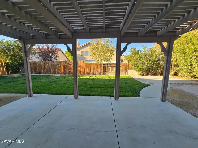 $3,400 | 2007 Willowbrook Avenue, Palmdale, CA 93551