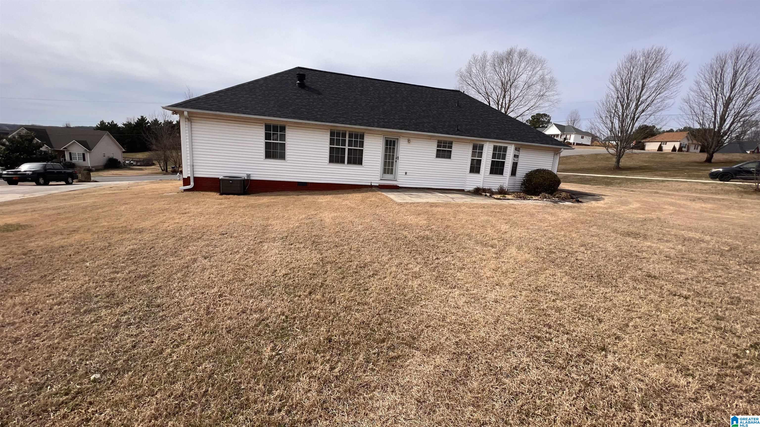902 Ridgeway Drive Oneonta, AL 35121 - Photo 3 of 24 Gallery Image 3