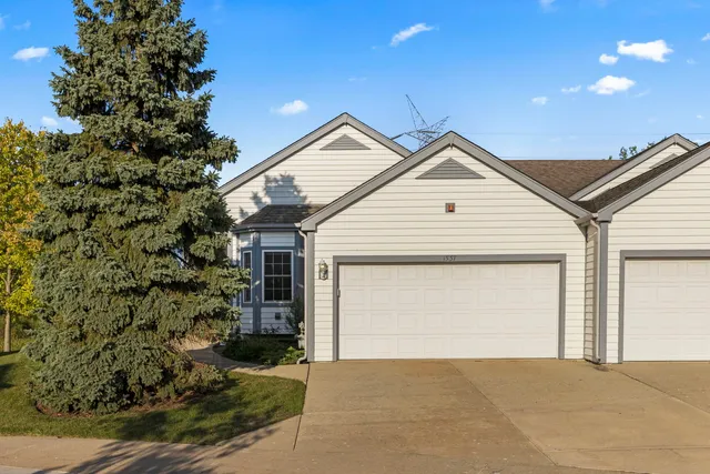 $2,875 | 1537 Queen Ann Lane, Gurnee, IL 60031