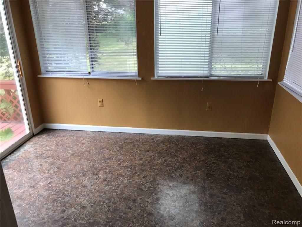 14030 Farmington Road Livonia, MI 48154 - Photo 7 of 13 IMG_0241.jpg