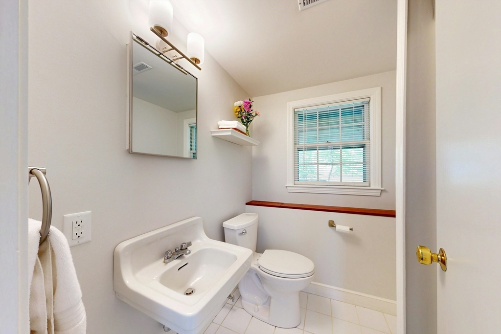 18 Emerson Road Medfield, MA 02052 - Photo 25 of 34 Gallery Image 25