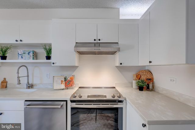 $287,000 | 111 Hamlet Hill Road, Unit 1008, Baltimore, MD 21210