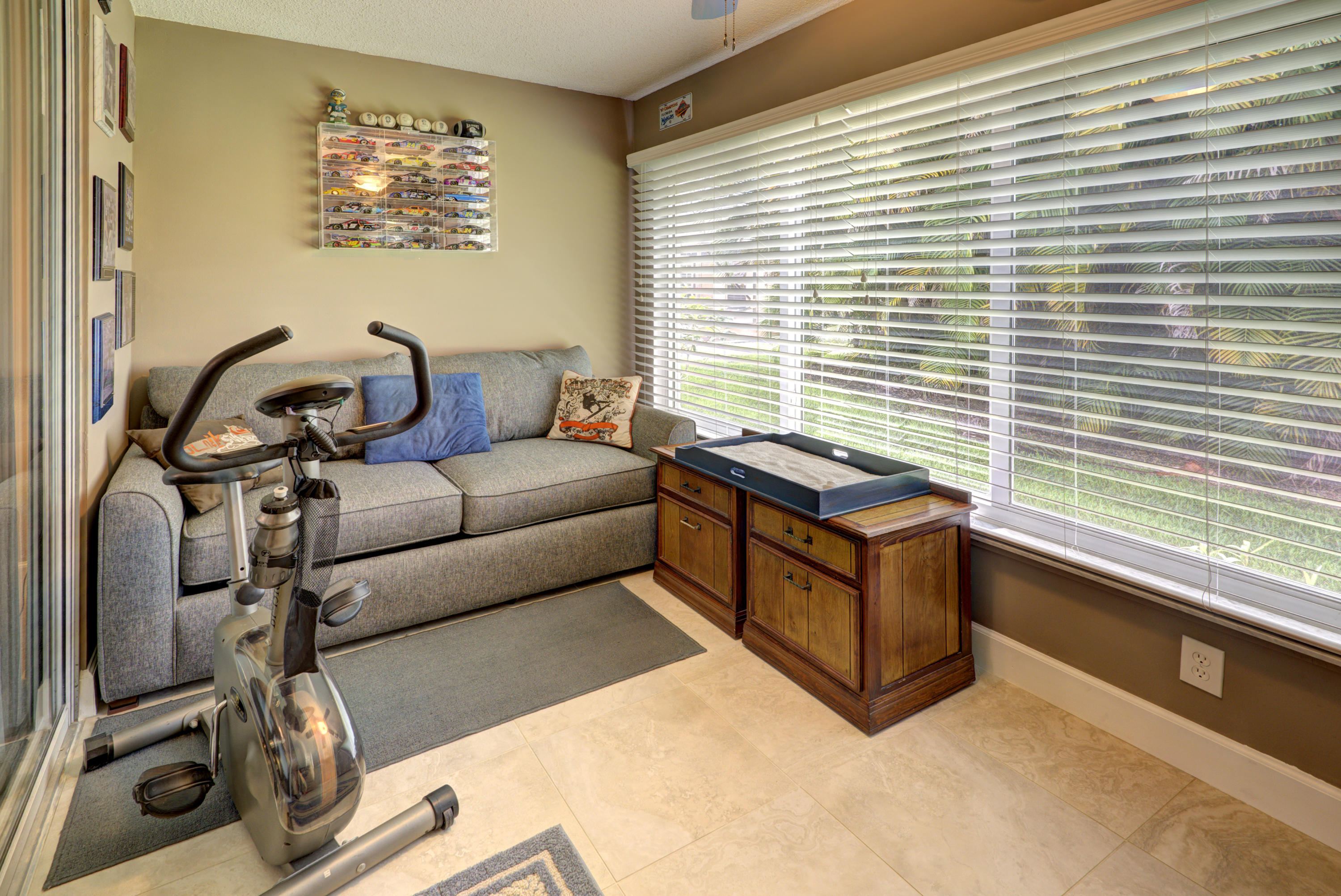18900 Stewart Circle, Unit 1 Boca Raton, FL 33496 - Photo 13 of 23 Florida/Sun/Den Room