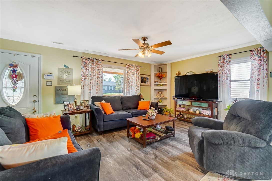 2206 South Hadley Road Springfield, OH 45505 - Photo 6 of 29 Gallery Image 6