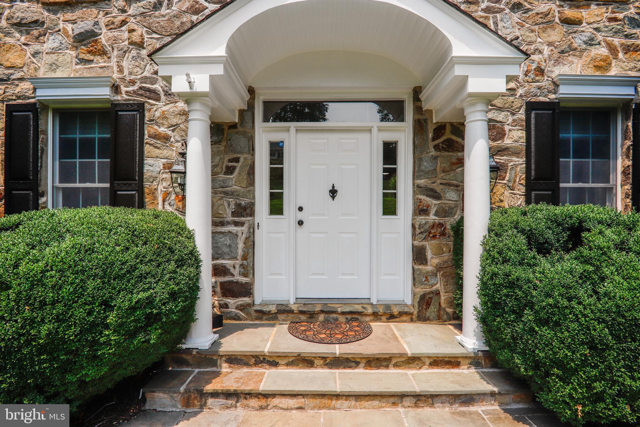 8700 Overlook Road McLean, VA 22102 - Photo 2 of 49 Portal Covered Entrance