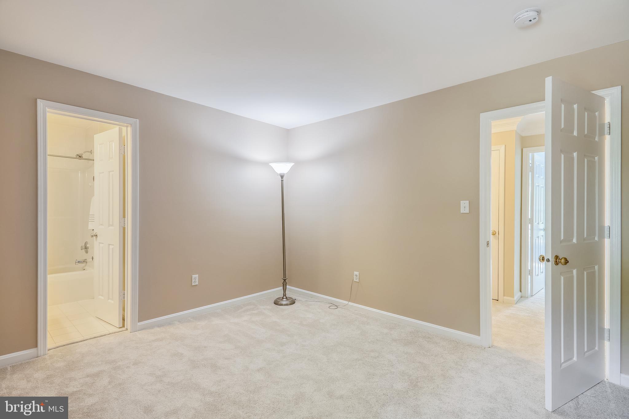 8700 Overlook Road McLean, VA 22102 - Photo 30 of 49 En-Suite Bedroom 4