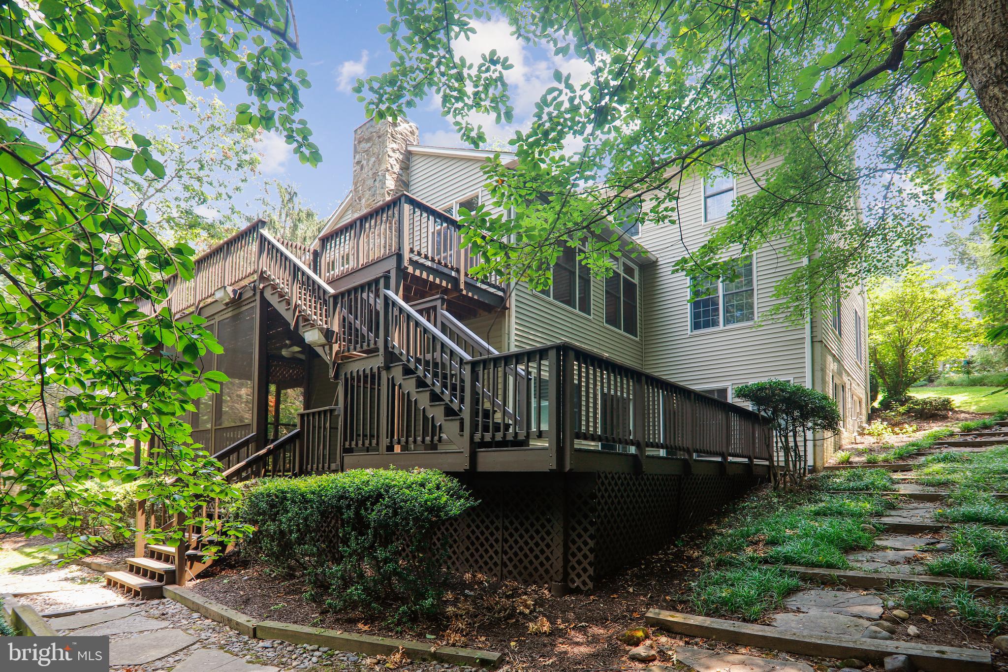 8700 Overlook Road McLean, VA 22102 - Photo 48 of 49 Multi-Level Deck