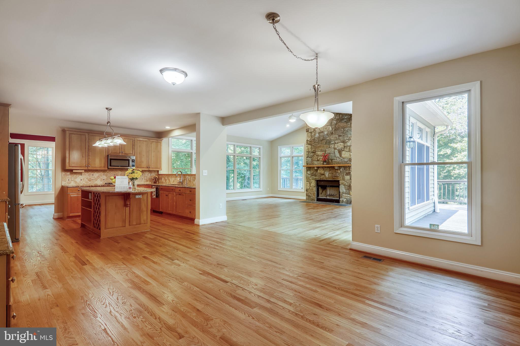 8700 Overlook Road McLean, VA 22102 - Photo 10 of 49 Breakfast Area