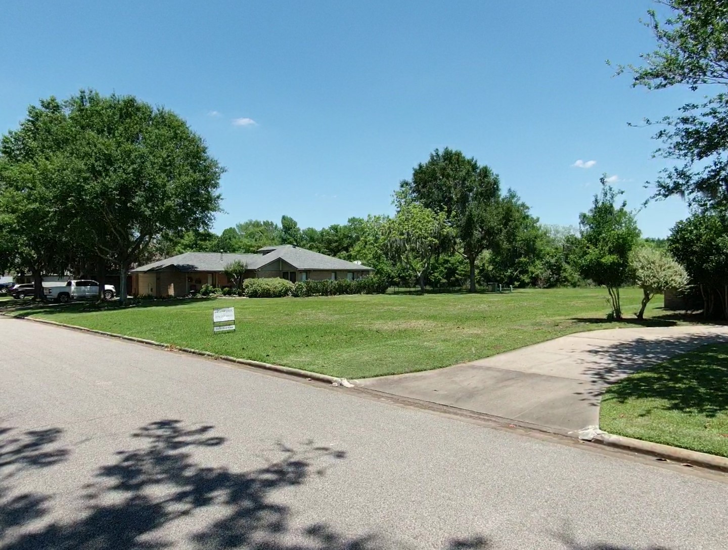 2209 Riverside Drive West Columbia, TX 77486 - Photo 9 of 9 a view of a park
