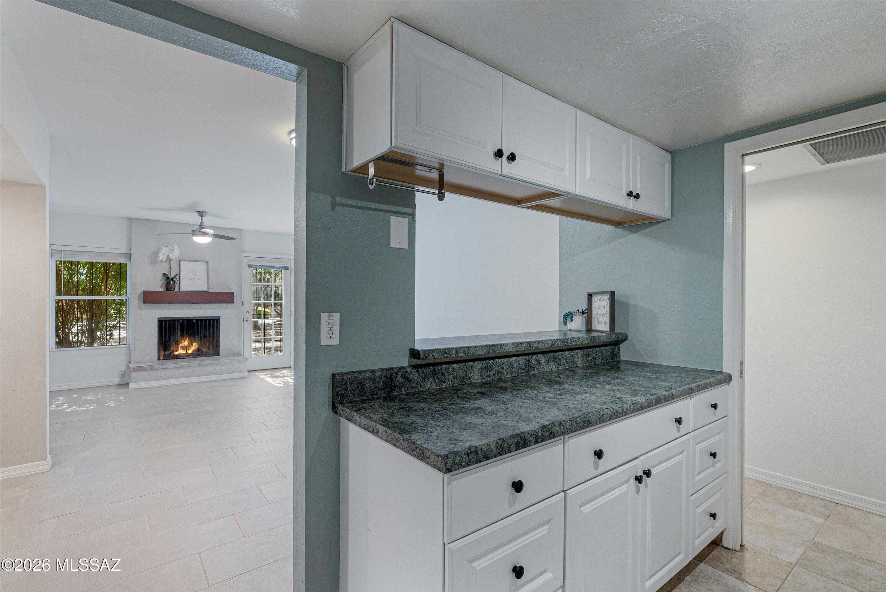 3750 North Country Club Road, Unit 5 Tucson, AZ 85716 - Photo 13 of 38 Kitchen