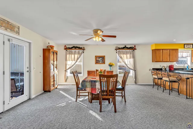 $259,900 | 6946 Southeast Berryton Road, Berryton, KS 66409