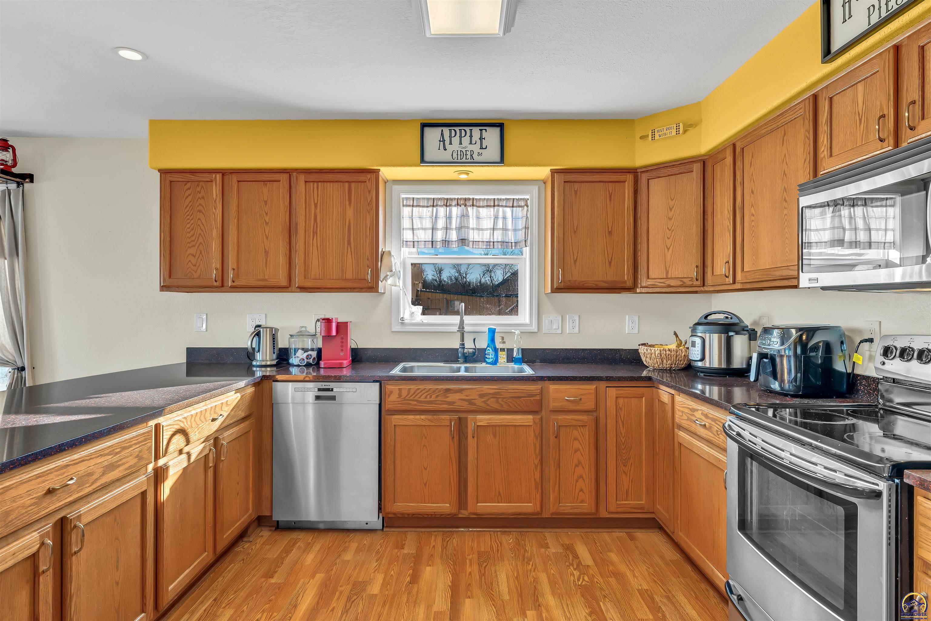 6946 Southeast Berryton Road Berryton, KS 66409 - Photo 17 of 40