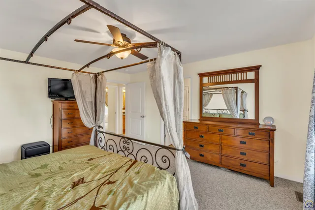 $259,900 | 6946 Southeast Berryton Road, Berryton, KS 66409