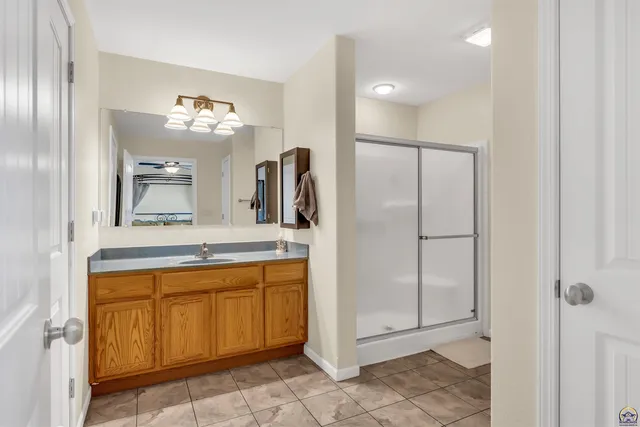 $259,900 | 6946 Southeast Berryton Road, Berryton, KS 66409