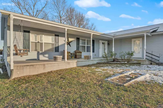 $259,900 | 6946 Southeast Berryton Road, Berryton, KS 66409