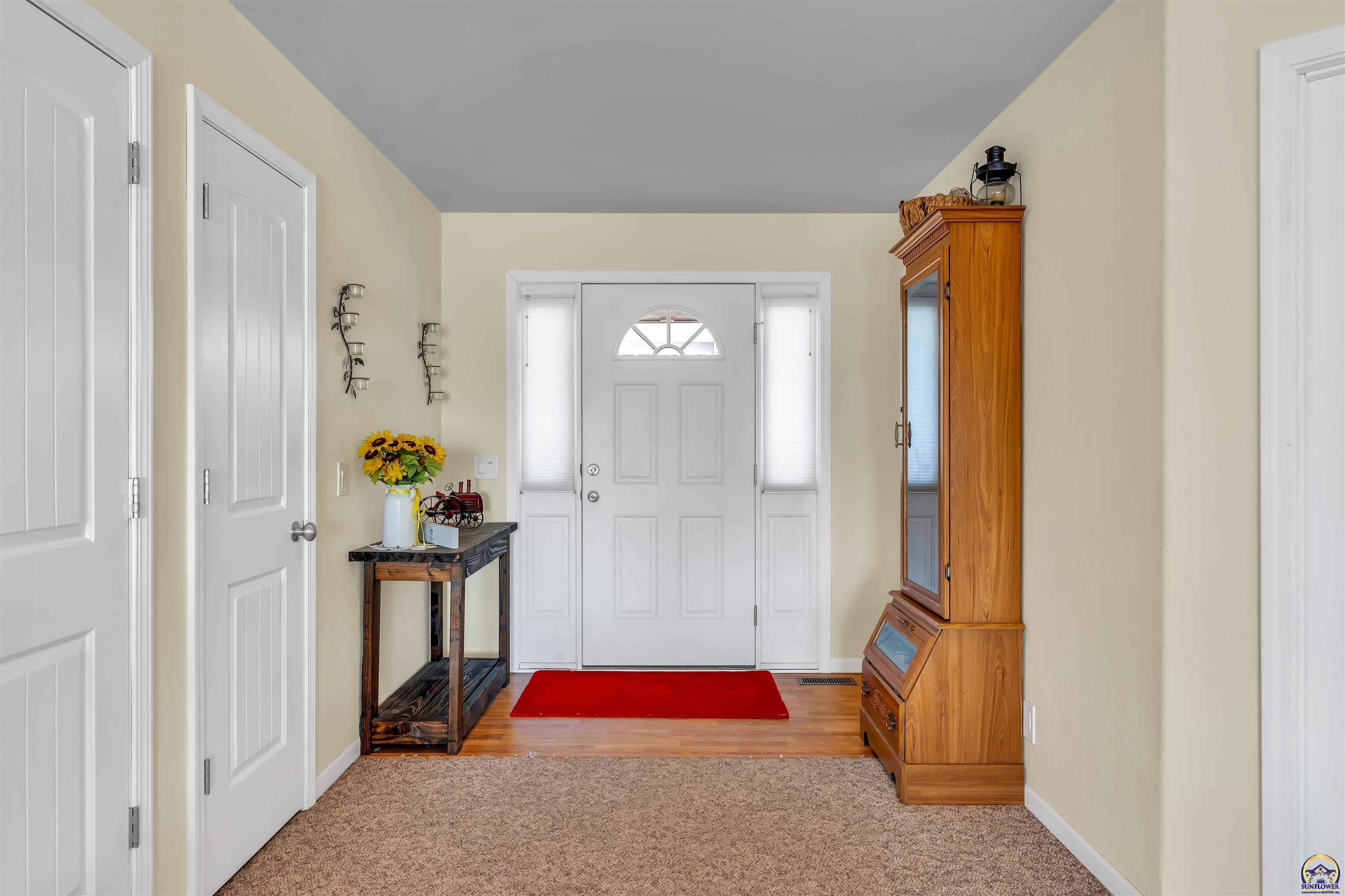 6946 Southeast Berryton Road Berryton, KS 66409 - Photo 7 of 40