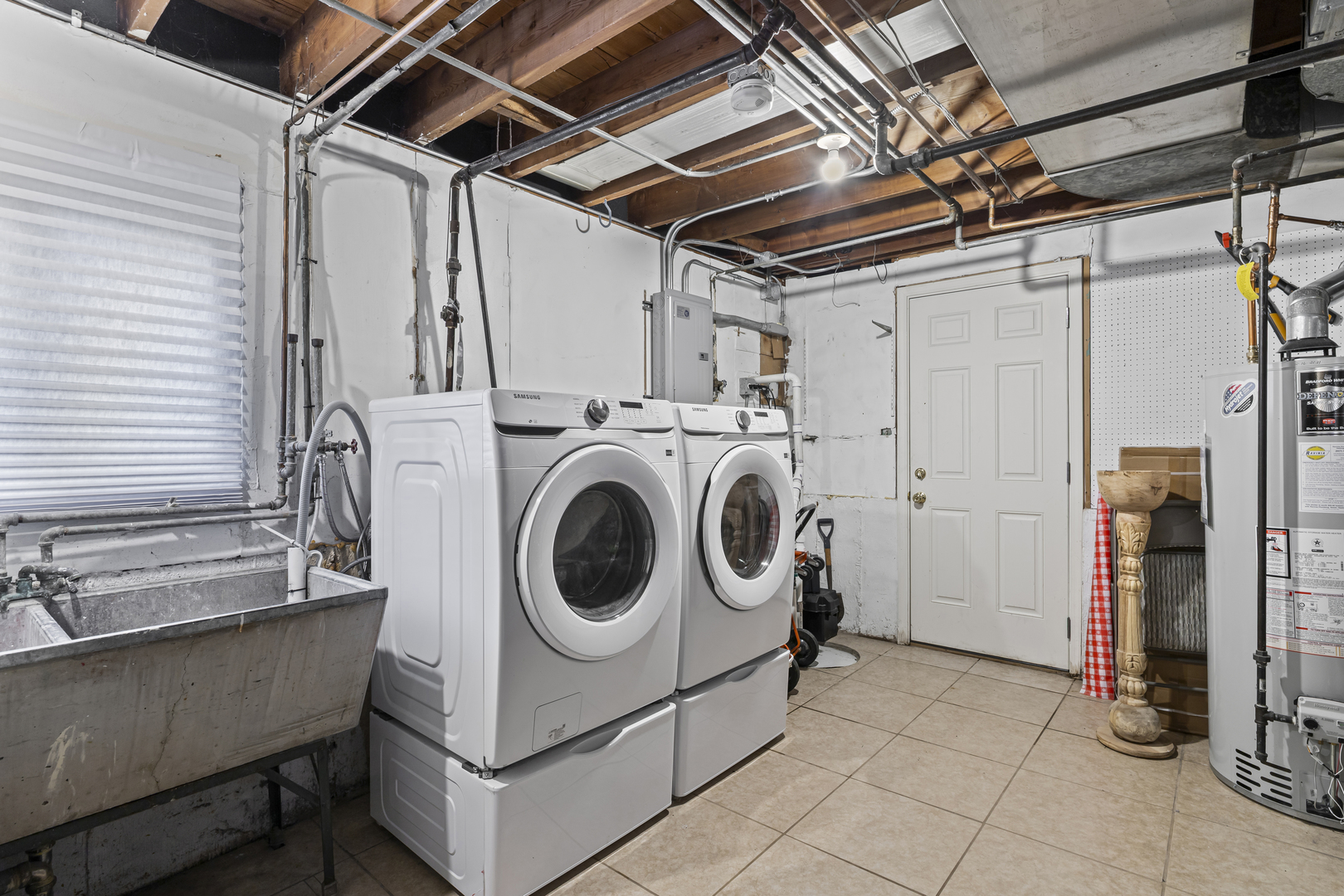 619 Leamington Avenue Wilmette, IL 60091 - Photo 16 of 19 a utility room with dryer and washer