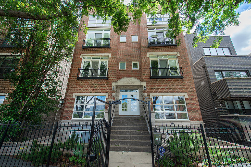 1335 North Mohawk Street, Unit 2N Chicago, IL 60610 - Photo 1 of 17