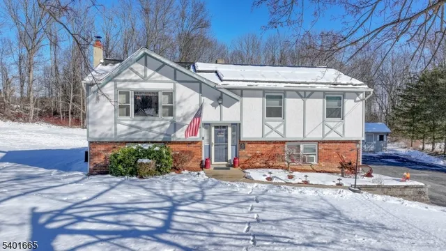 $450,000 | 5 Butternut Road, Wantage, NJ 07826